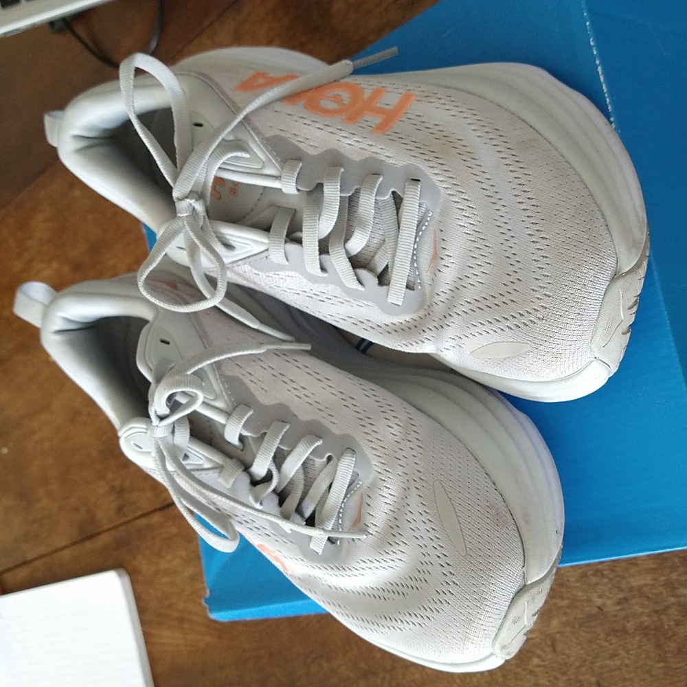 Hoka Bondi 8 sneakers size 9 wide gray